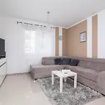 Modern With Parking In Cracow By Rent Like Daire