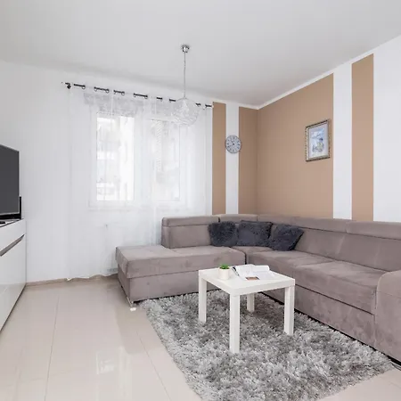 Modern With Parking In Cracow By Rent Like Lejlighed