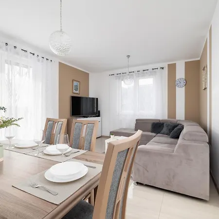 Modern With Parking In Cracow By Rent Like דירה *
