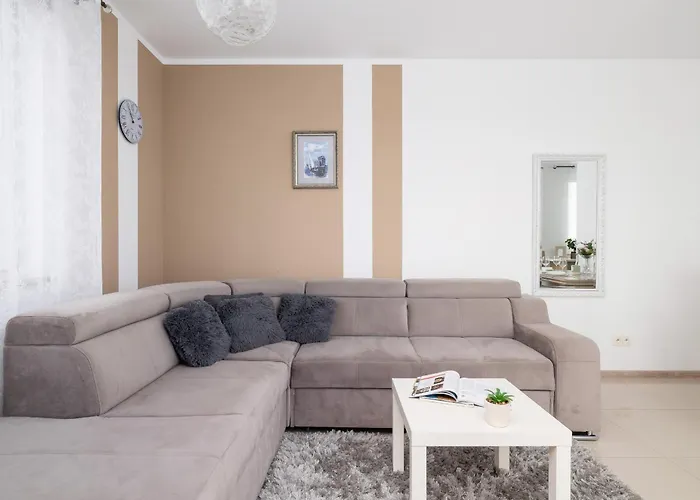 아파트 Modern With Parking In Cracow By Rent Like